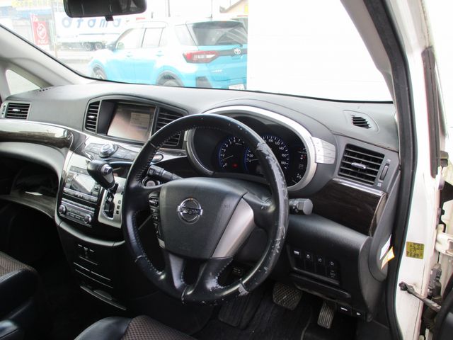 NISSAN ELGRAND 2010 Image 31