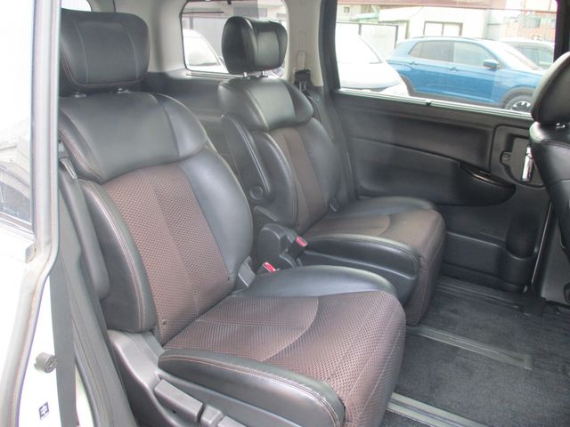NISSAN ELGRAND 2010 Image 31