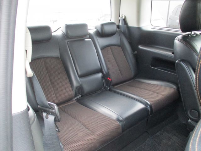 NISSAN ELGRAND 2010 Image 31