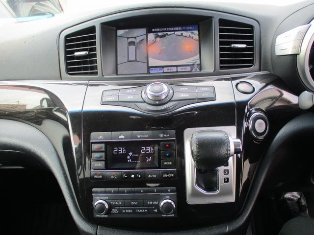 NISSAN ELGRAND 2010 Image 31