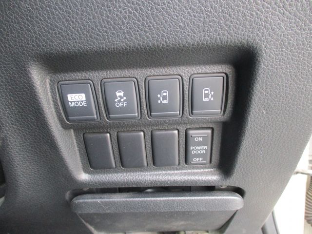 NISSAN ELGRAND 2010 Image 31