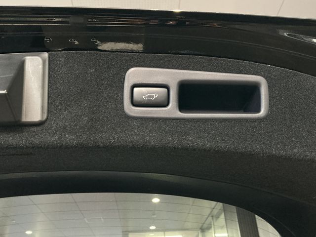 TOYOTA HARRIER HYBRID 2016 Image 31