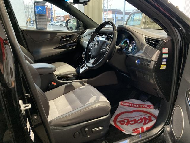 TOYOTA HARRIER HYBRID 2016 Image 31