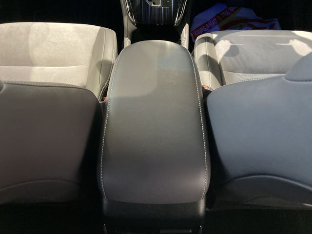 TOYOTA HARRIER HYBRID 2016 Image 31