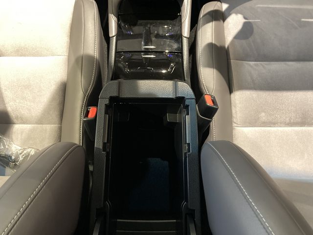 TOYOTA HARRIER HYBRID 2016 Image 31