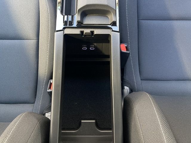 TOYOTA PRIUS 4WD 2023 Image 31