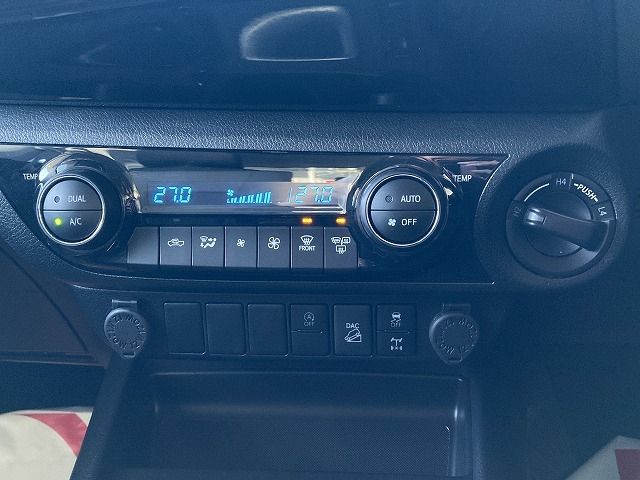 TOYOTA HILUX 4WD 2022 Image 31