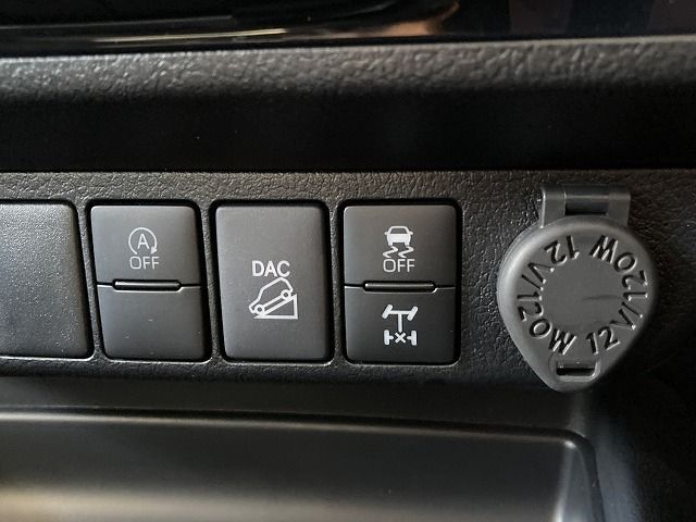 TOYOTA HILUX 4WD 2022 Image 31