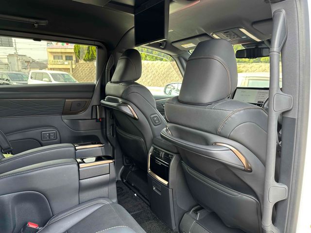 TOYOTA ALPHARD HYBRID 2024 Image 31