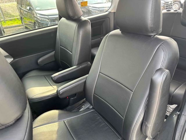 TOYOTA VOXY 2010 Image 31