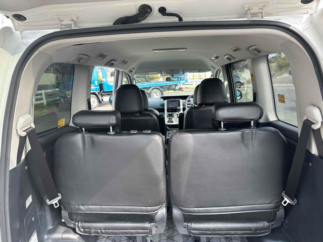 TOYOTA VOXY 2010 Image 31