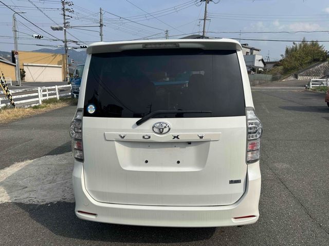 TOYOTA VOXY 2010 Image 31