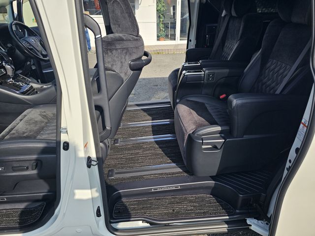 TOYOTA ALPHARD 2017 Image 31
