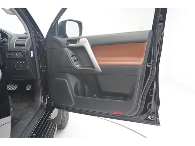 TOYOTA LANDCRUISER PRADO 2022 Image 31