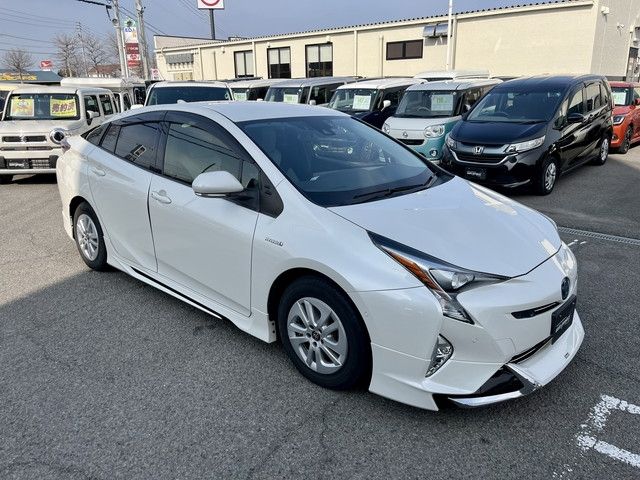 TOYOTA PRIUS 2017 Image 31