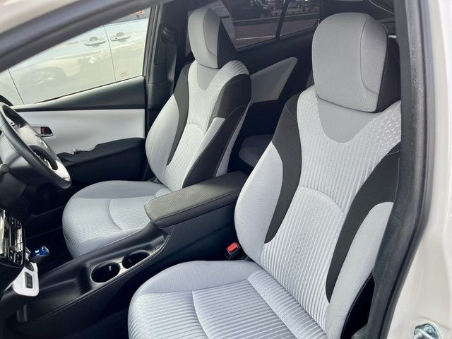 TOYOTA PRIUS 2017 Image 31