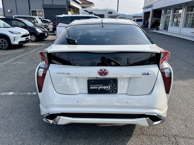 TOYOTA PRIUS 2017 Image 31