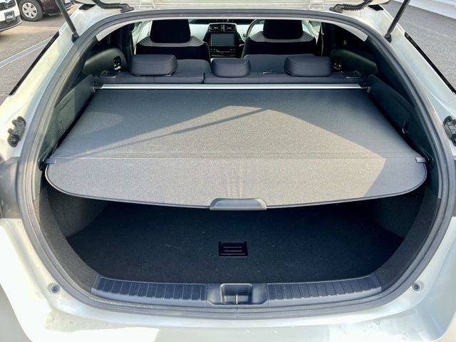 TOYOTA PRIUS 2017 Image 31