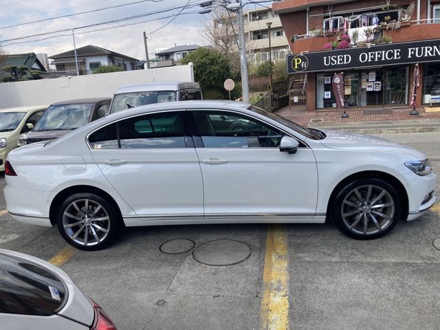VOLKSWAGEN PASSAT SE 2019 Image 31