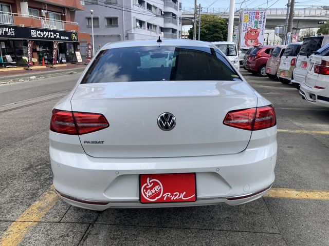 VOLKSWAGEN PASSAT SE 2019 Image 31