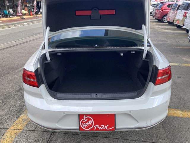VOLKSWAGEN PASSAT SE 2019 Image 31