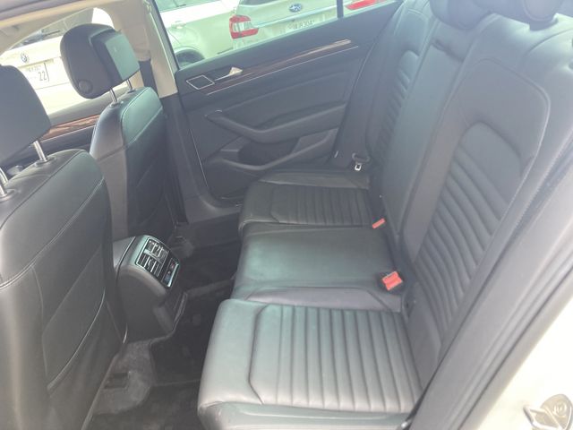 VOLKSWAGEN PASSAT SE 2019 Image 31