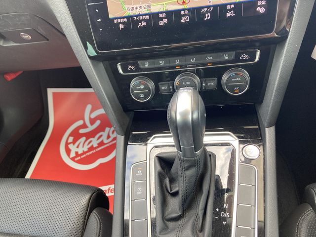 VOLKSWAGEN PASSAT SE 2019 Image 31