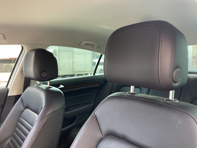 VOLKSWAGEN PASSAT SE 2019 Image 31