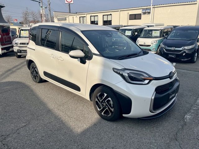 TOYOTA SIENTA HYBRID 2023 Image 31