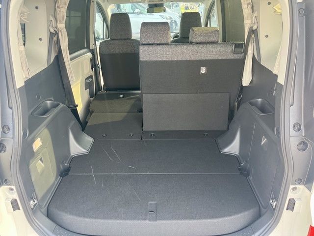 TOYOTA SIENTA HYBRID 2023 Image 31