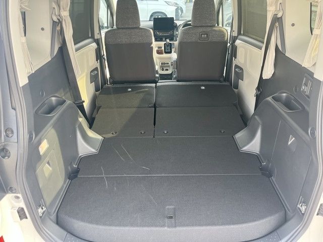 TOYOTA SIENTA HYBRID 2023 Image 31