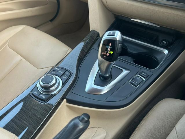 BMW 3SERIES SEDAN 2012 Image 31