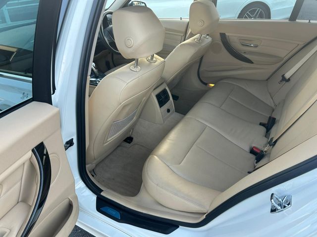 BMW 3SERIES SEDAN 2012 Image 31