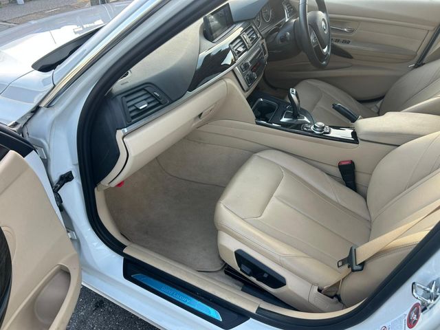 BMW 3SERIES SEDAN 2012 Image 31