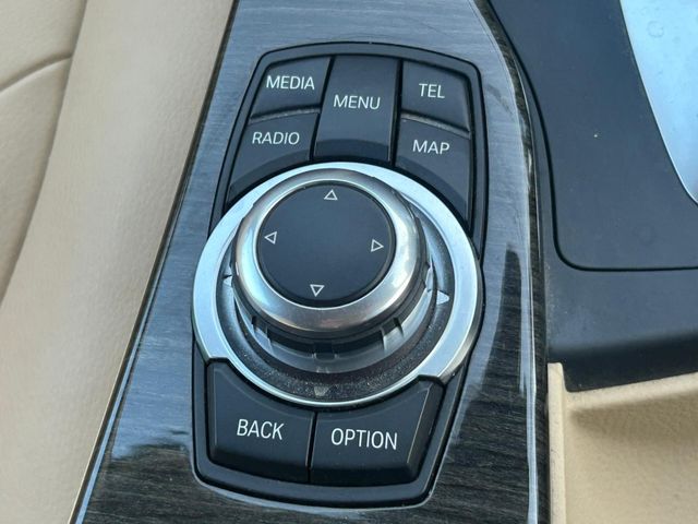 BMW 3SERIES SEDAN 2012 Image 31