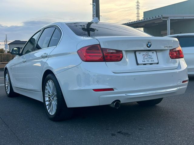 BMW 3SERIES SEDAN 2012 Image 31