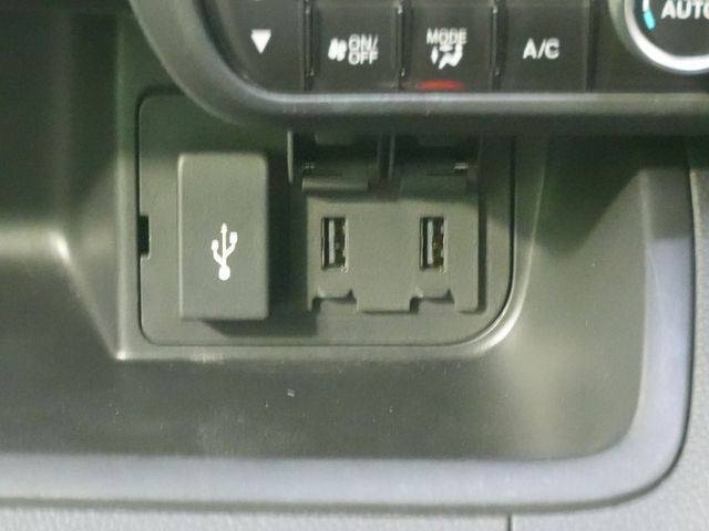 HONDA N BOX CUSTOM 2022 Image 31