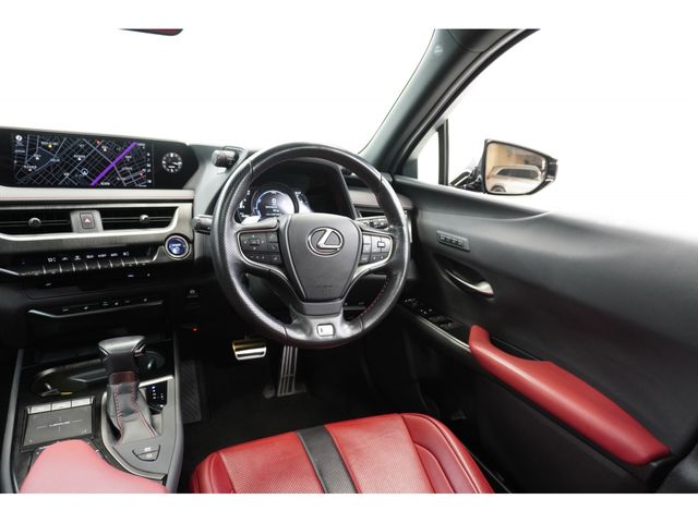 TOYOTA LEXUS UX250H 2021 Image 31