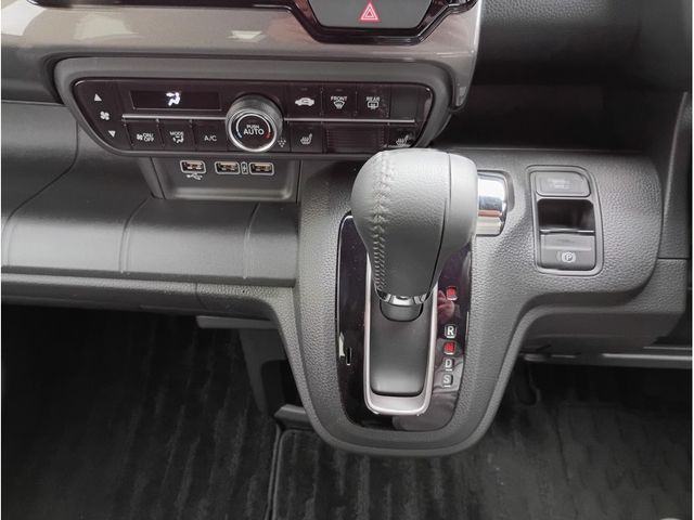 HONDA N-WGN CUSTOM 2025 Image 31