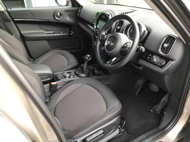 BMW MINI COOPER D CR 2017 Image 31