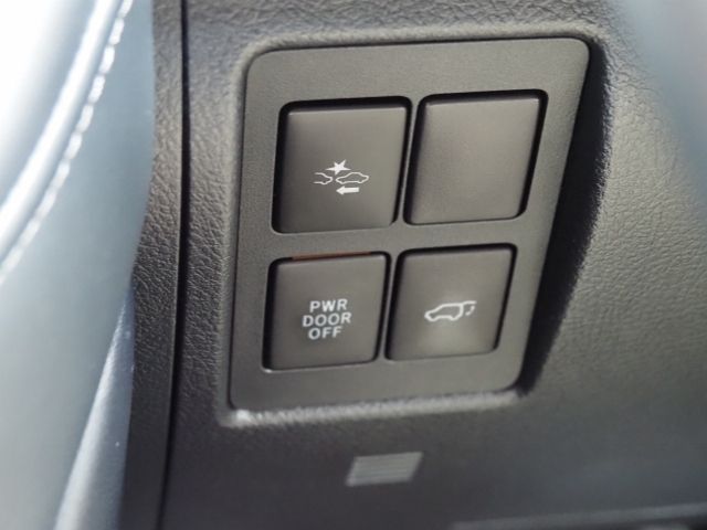 TOYOTA LANDCRUISER WAGON 2018 Image 31