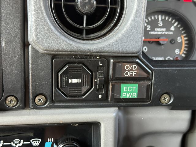 TOYOTA LANDCRUISER PRADO 1992 Image 31