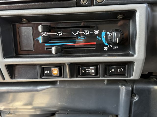 TOYOTA LANDCRUISER PRADO 1992 Image 31