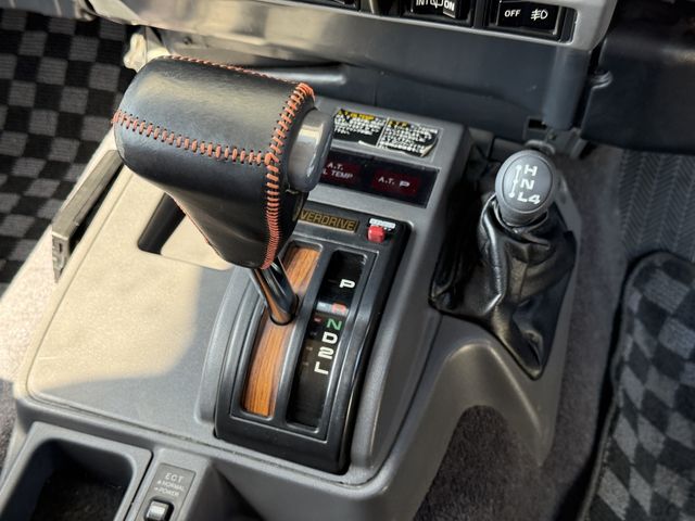 TOYOTA LANDCRUISER PRADO 1992 Image 31