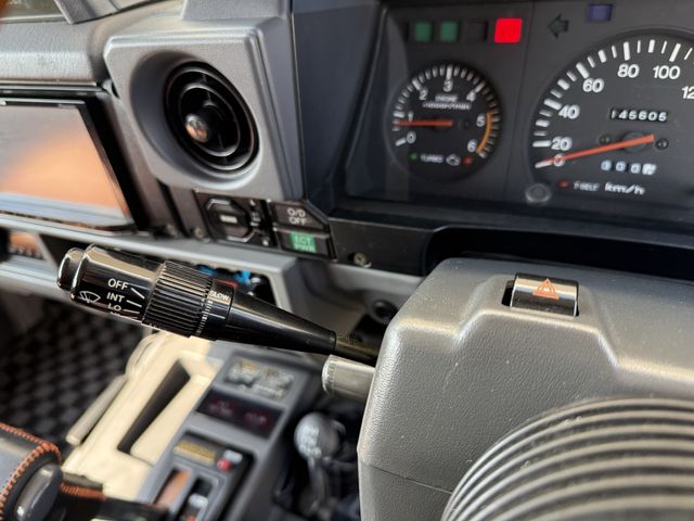 TOYOTA LANDCRUISER PRADO 1992 Image 31