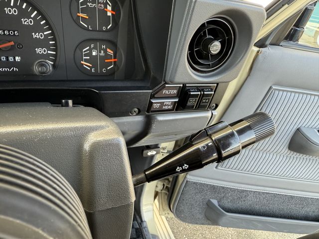 TOYOTA LANDCRUISER PRADO 1992 Image 31
