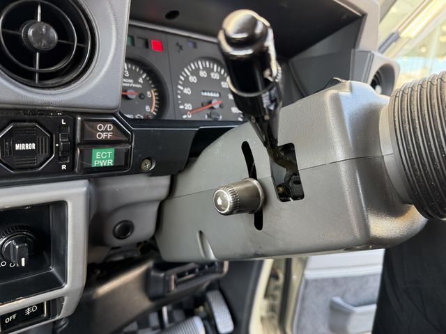 TOYOTA LANDCRUISER PRADO 1992 Image 31