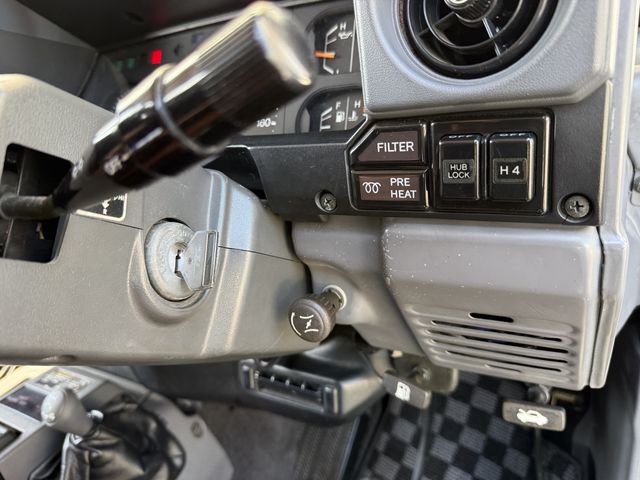 TOYOTA LANDCRUISER PRADO 1992 Image 31