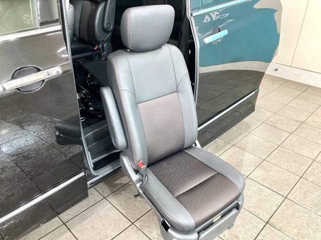 NISSAN ELGRAND  4WD 2019 Image 31