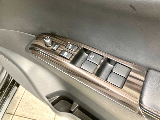 NISSAN ELGRAND  4WD 2019 Image 31